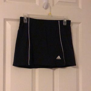 EUC Adidas tennis skort black and white